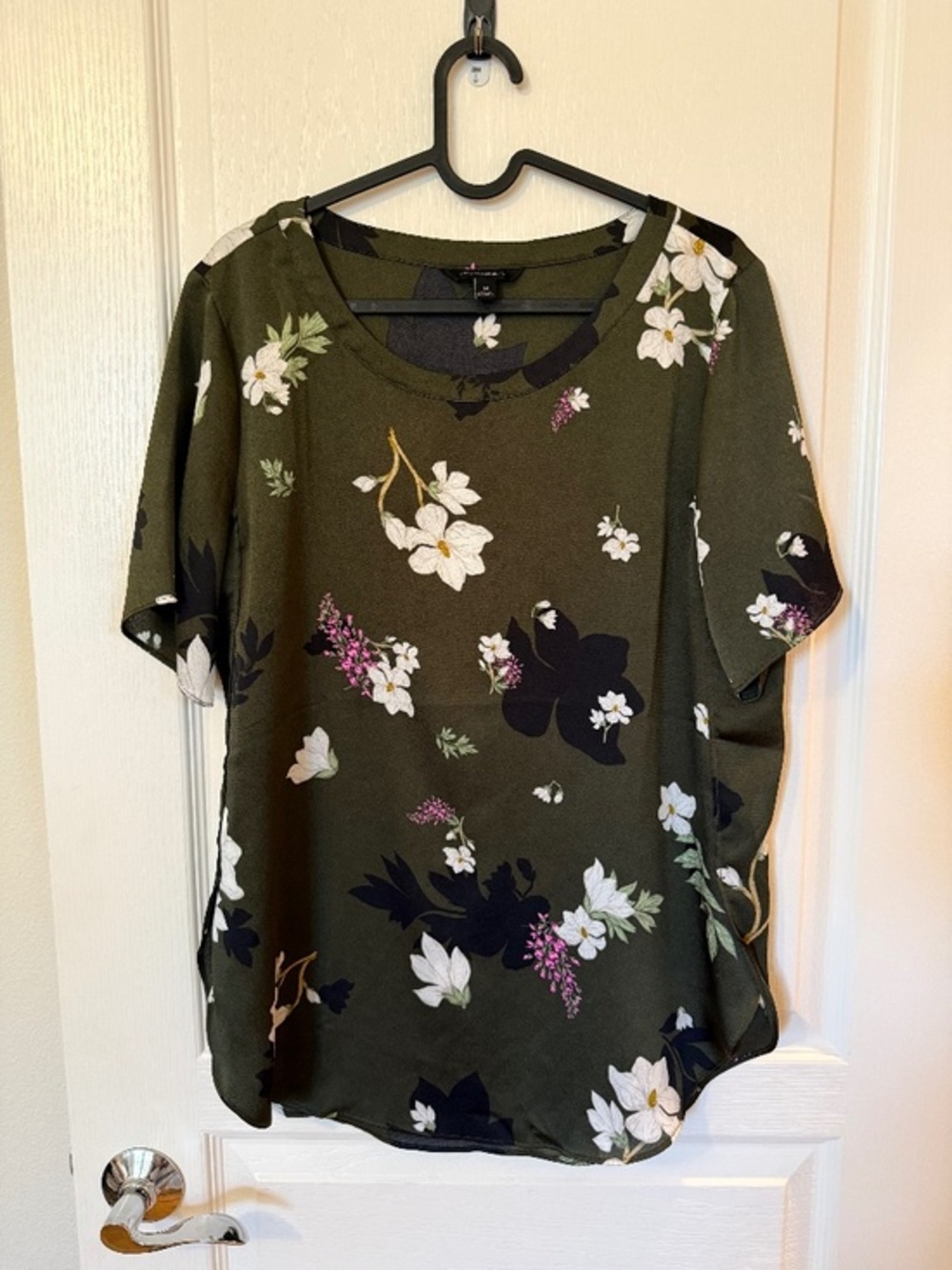 Banana Republic Olive Green Floral Short Sleeve Blouse Magnolia Print Size Med